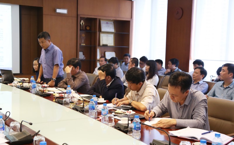 &Ocirc;ng Trần Anh Tuấn &ndash; Gi&aacute;m đốc BQL c&aacute;c dự &aacute;n trọng điểm b&aacute;o c&aacute;o về c&ocirc;ng t&aacute;c ph&aacute;t triển dự &aacute;n Đặc khu kinh tế Vimariel &ndash; Cuba trong buổi họp