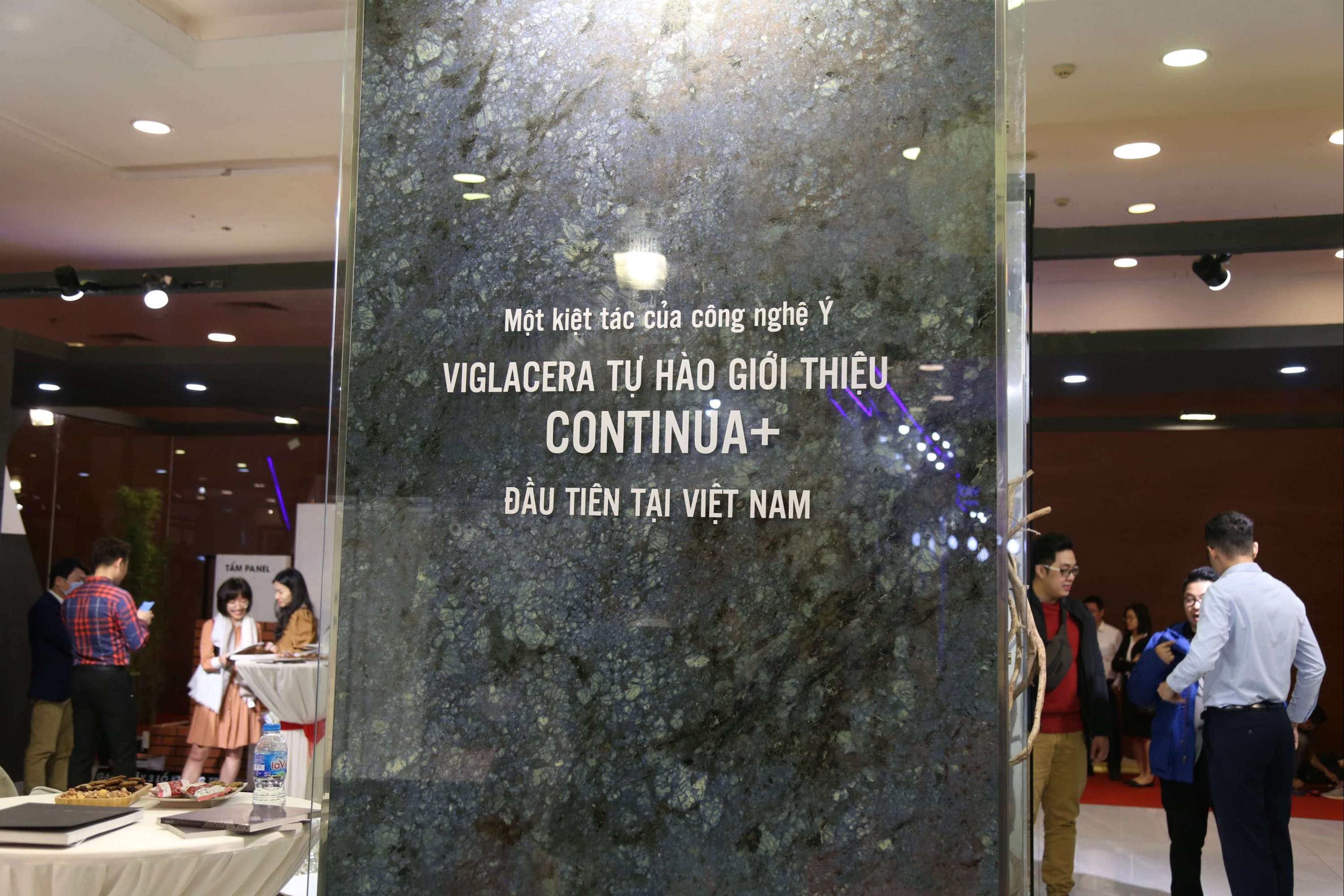 da13a4f5a8aa5af403bb3.jpg