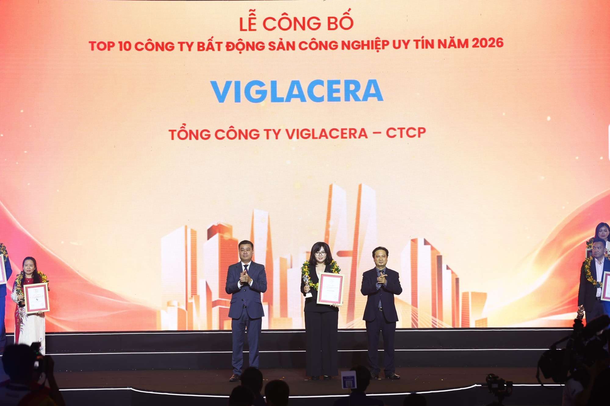 viglacera230426a4.jpg