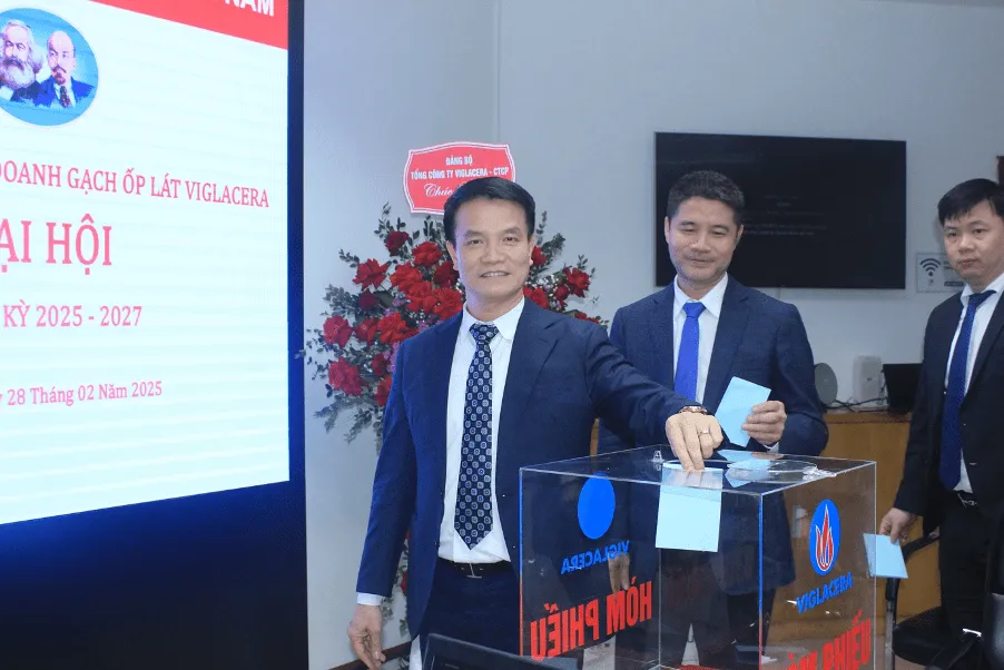 CHI BỘ CÔNG TY CP KINH DOANH GẠCH ỐP LÁT VIGLACERA TỔ CHỨC THÀNH CÔNG ĐẠI HỘI CHI BỘ NHIỆM KỲ 2025 – 2027