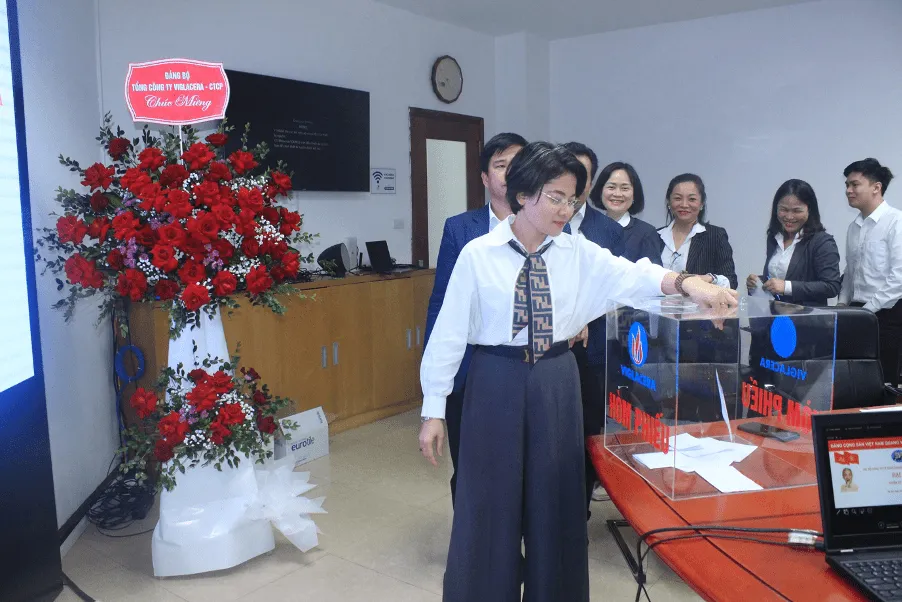 CHI BỘ CÔNG TY CP KINH DOANH GẠCH ỐP LÁT VIGLACERA TỔ CHỨC THÀNH CÔNG ĐẠI HỘI CHI BỘ NHIỆM KỲ 2025 – 2027