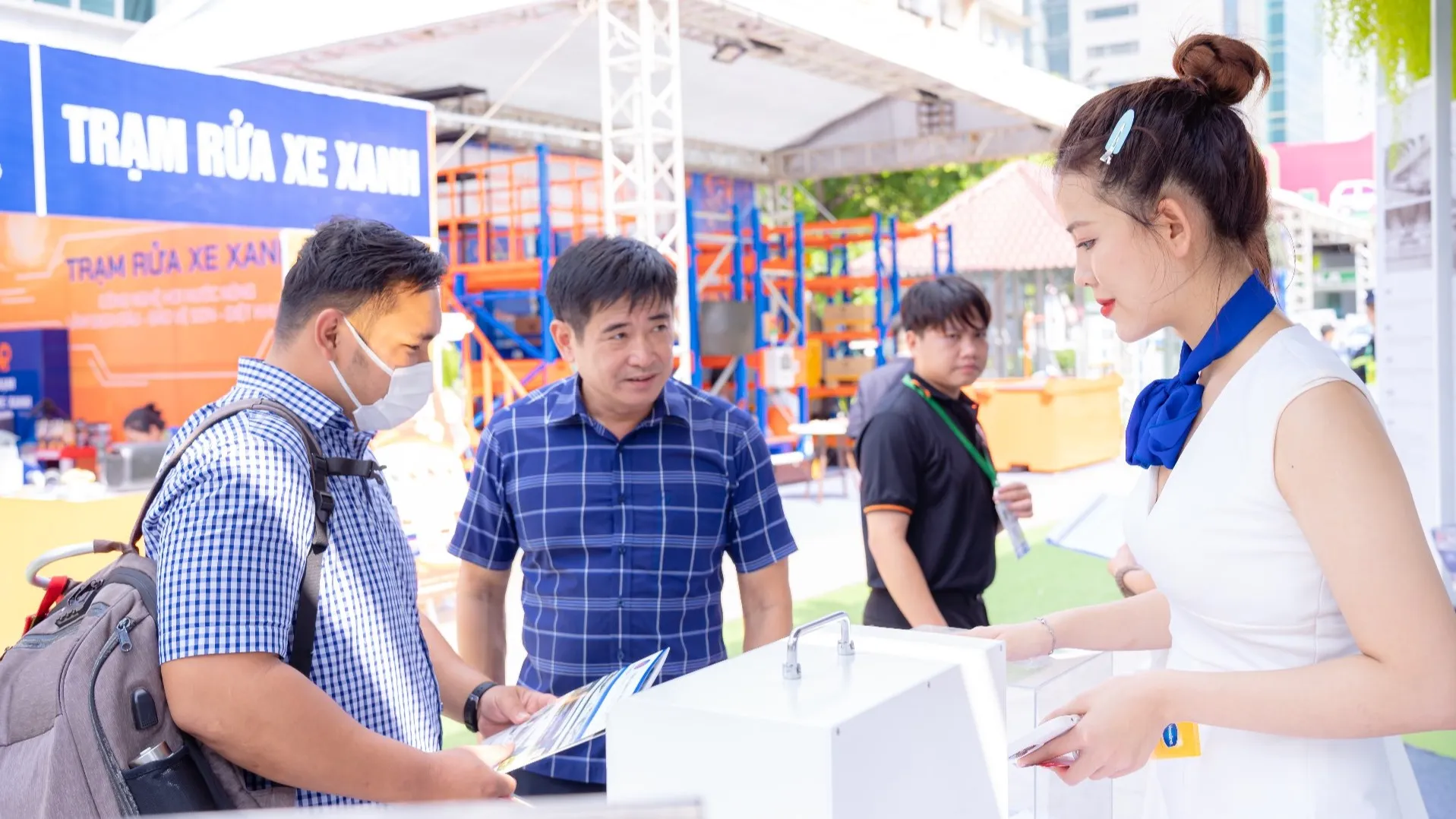 VIGLACERA THAM GIA DIỄN ĐÀN KINH TẾ TP.HCM VỚI CÁC GIẢI PHÁP SẢN PHẨM VẬT LIỆU XÂY DỰNG XANH