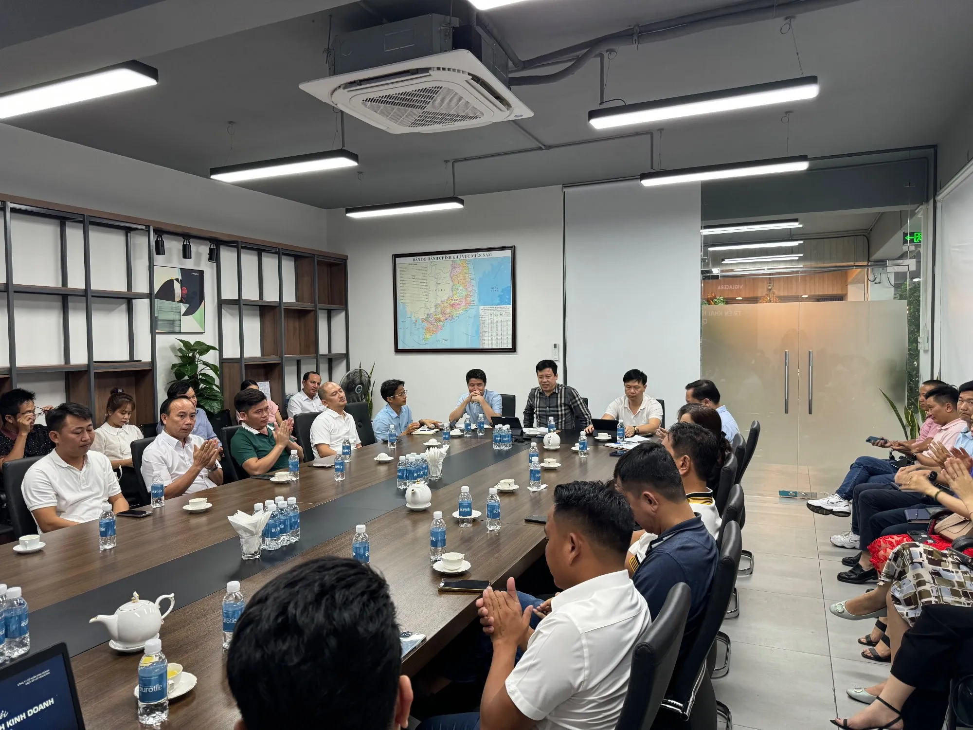 ĐẠI LÝ PHÂN PHỐI GẠCH ỐP LÁT VIGLACERA MIỀN NAM THAM QUAN VIGLACERA CENTER TẠI TP. HỒ CHÍ MINH