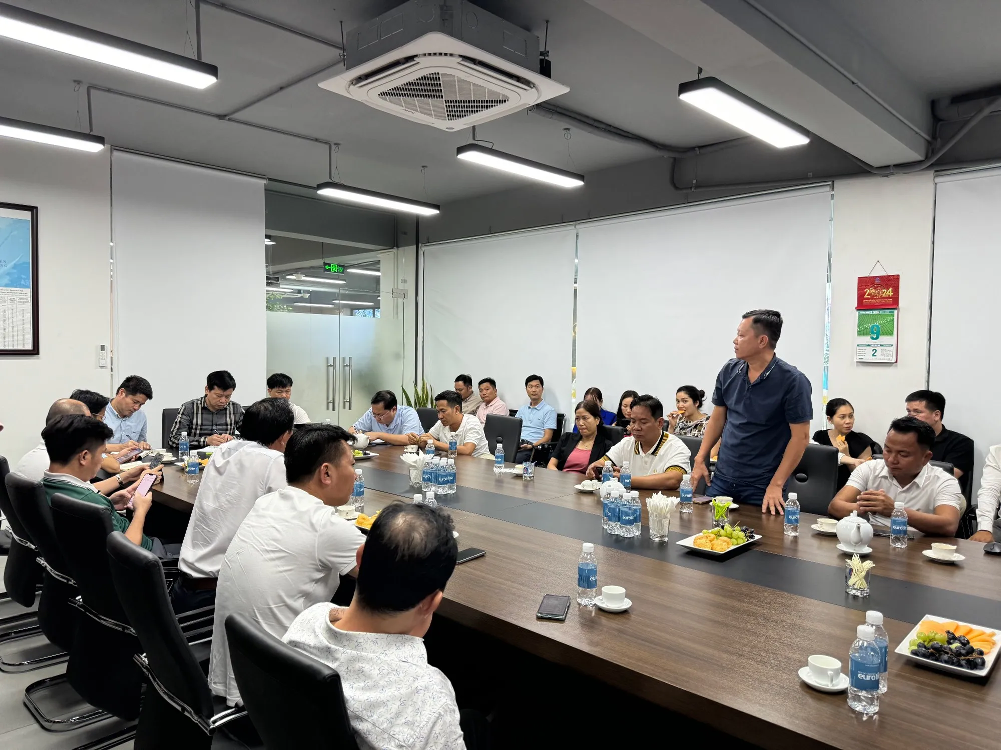 ĐẠI LÝ PHÂN PHỐI GẠCH ỐP LÁT VIGLACERA MIỀN NAM THAM QUAN VIGLACERA CENTER TẠI TP. HỒ CHÍ MINH