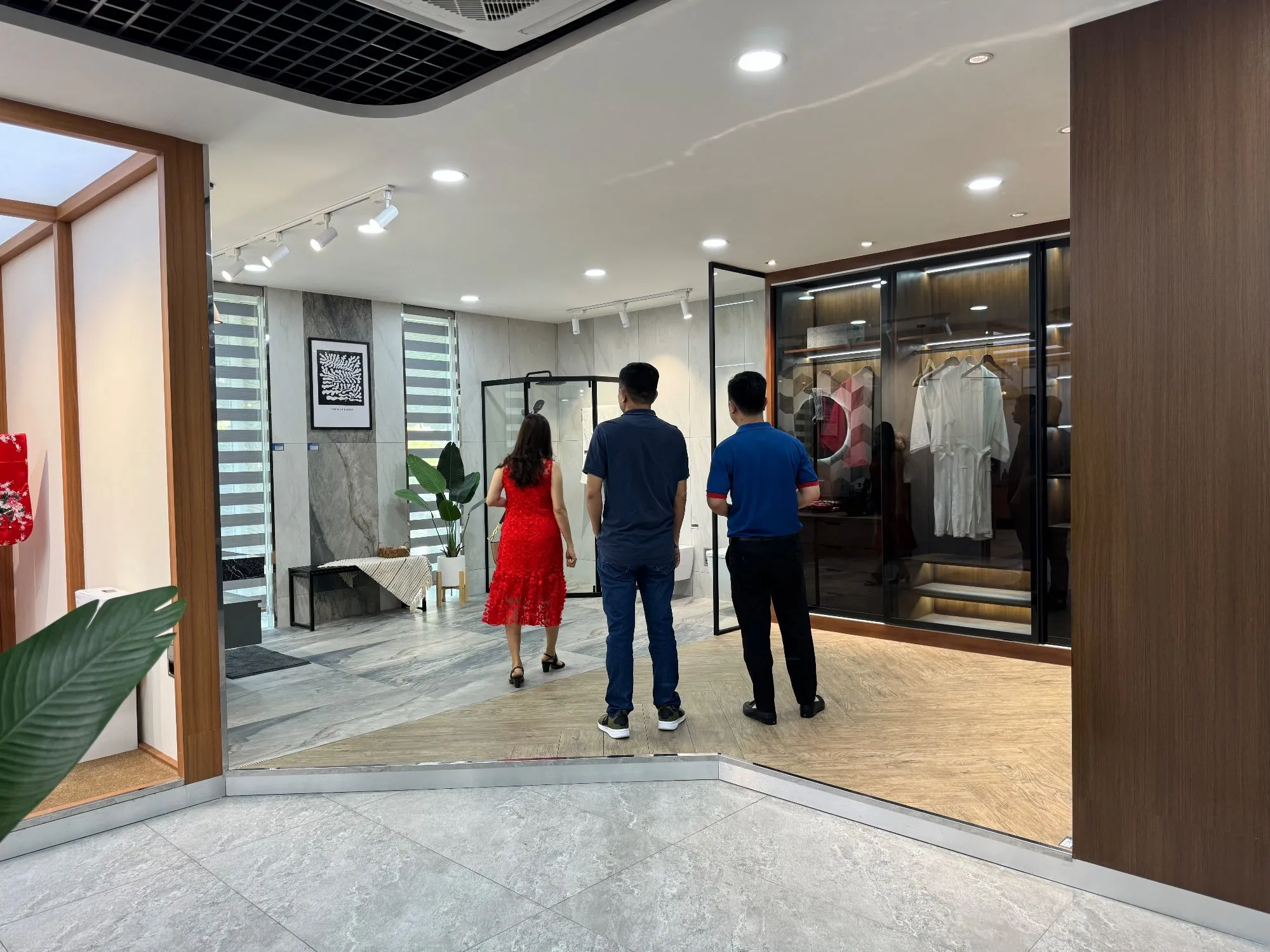 ĐẠI LÝ PHÂN PHỐI GẠCH ỐP LÁT VIGLACERA MIỀN NAM THAM QUAN VIGLACERA CENTER TẠI TP. HỒ CHÍ MINH