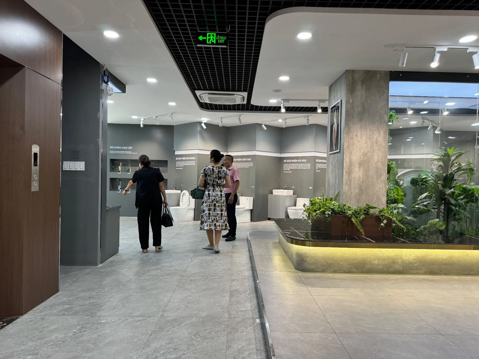 ĐẠI LÝ PHÂN PHỐI GẠCH ỐP LÁT VIGLACERA MIỀN NAM THAM QUAN VIGLACERA CENTER TẠI TP. HỒ CHÍ MINH