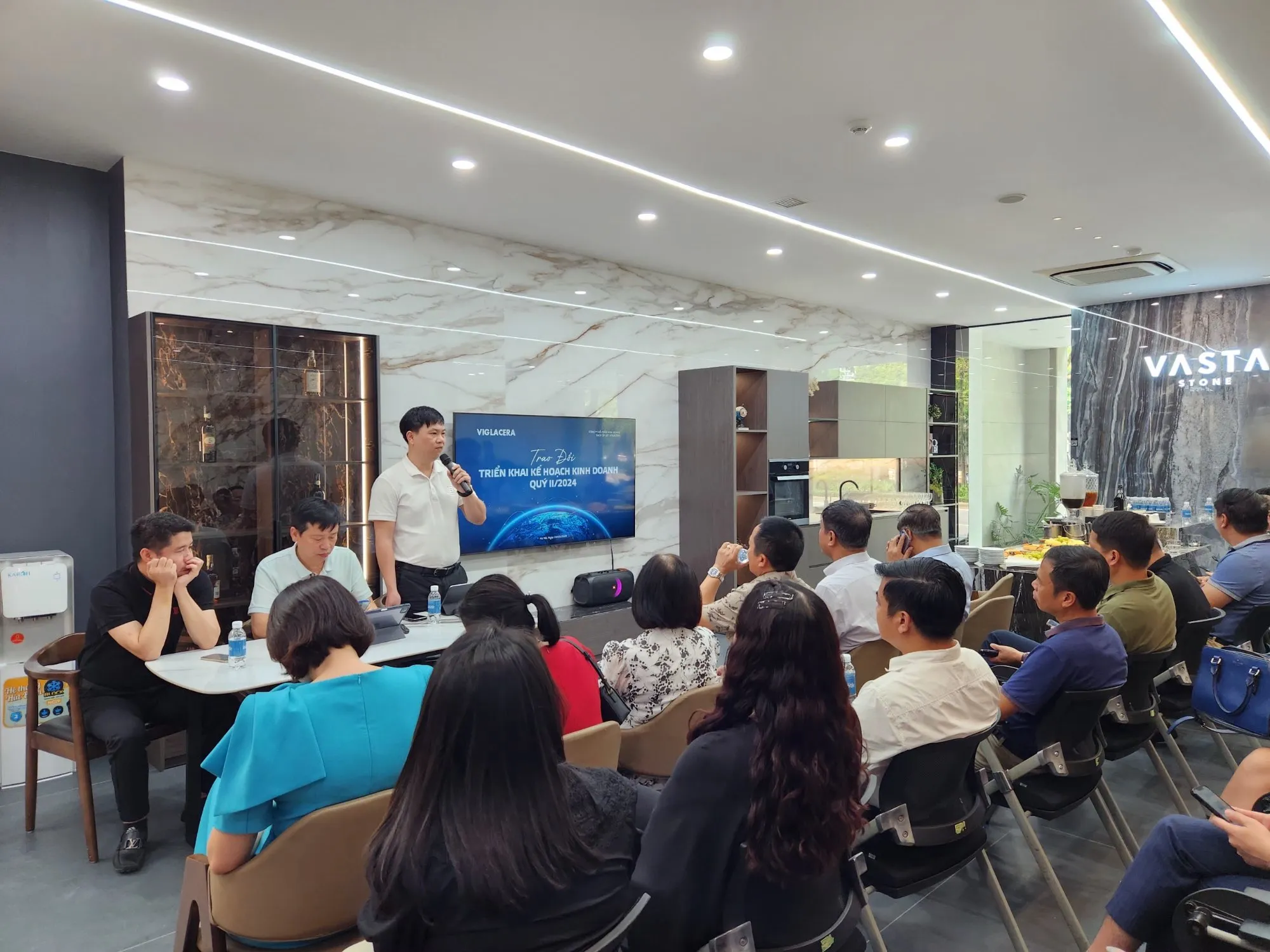 GẶP GỠ VÀ CHIA SẺ KẾ HOẠCH KINH DOANH QUÝ II CÙNG  NHÀ PHÂN PHỐI/ ĐẠI LÝ KHU VỰC MIỀN BẮC