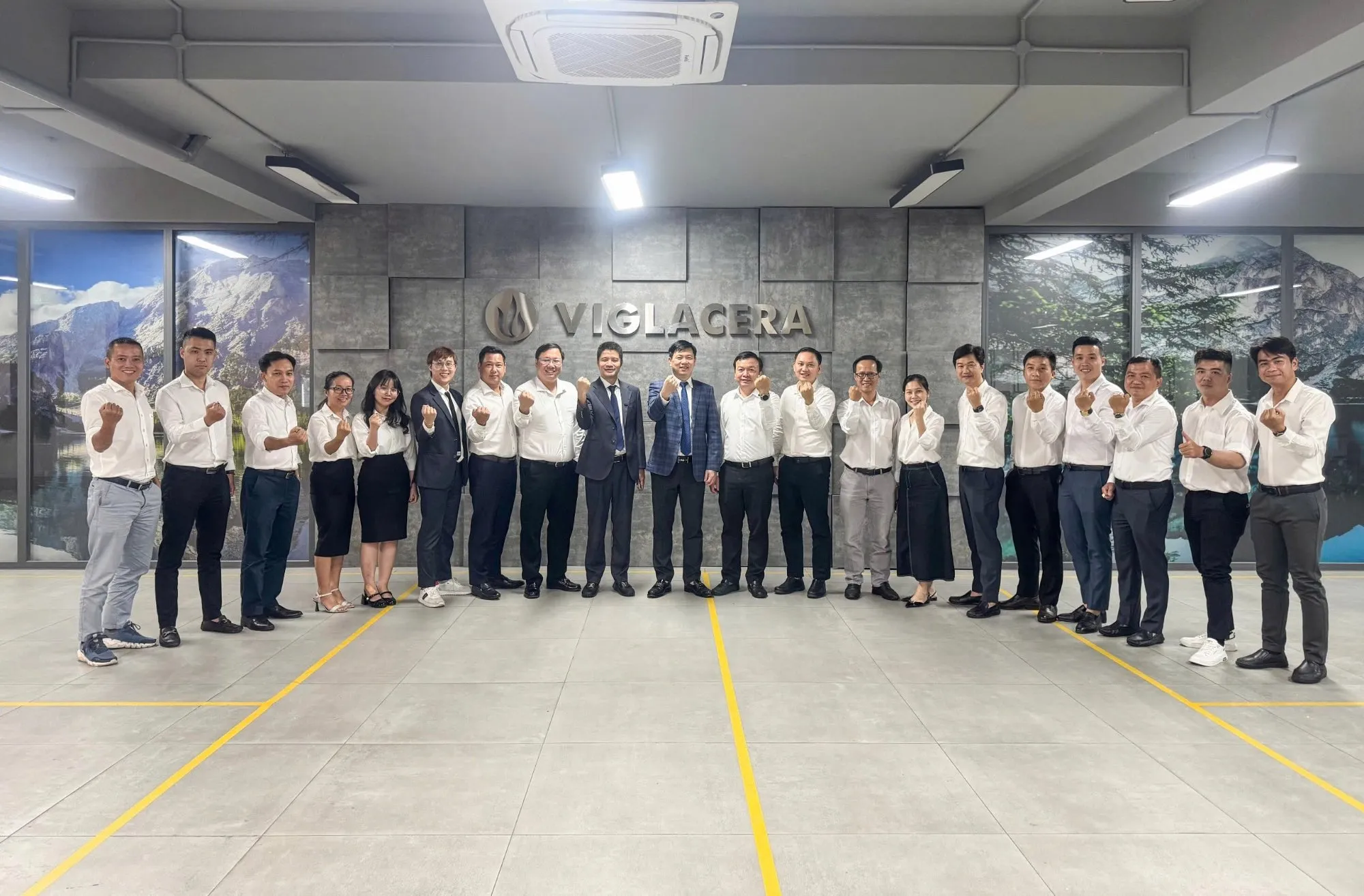 CÔNG TY CP KINH DOANH GẠCH ỐP LÁT VIGLACERA TỔ CHỨC THÀNH CÔNG HỘI NGHỊ ĐẠI BIỂU NGƯỜI LAO ĐỘNG NĂM 2025