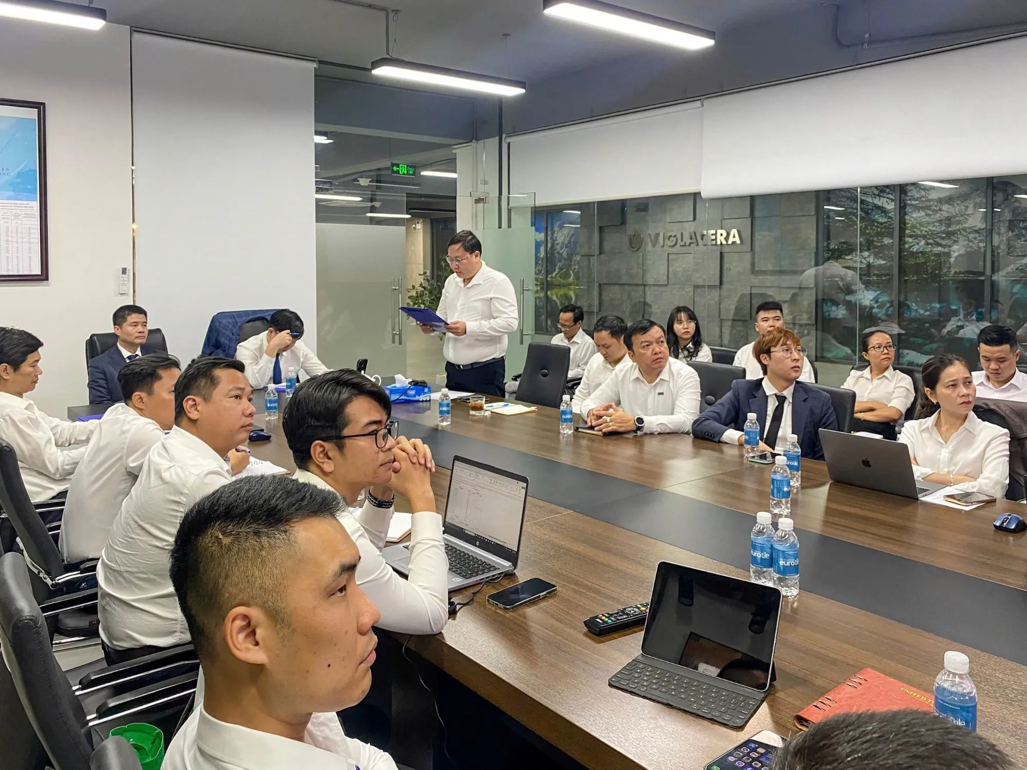 CÔNG TY CP KINH DOANH GẠCH ỐP LÁT VIGLACERA TỔ CHỨC THÀNH CÔNG HỘI NGHỊ ĐẠI BIỂU NGƯỜI LAO ĐỘNG NĂM 2025