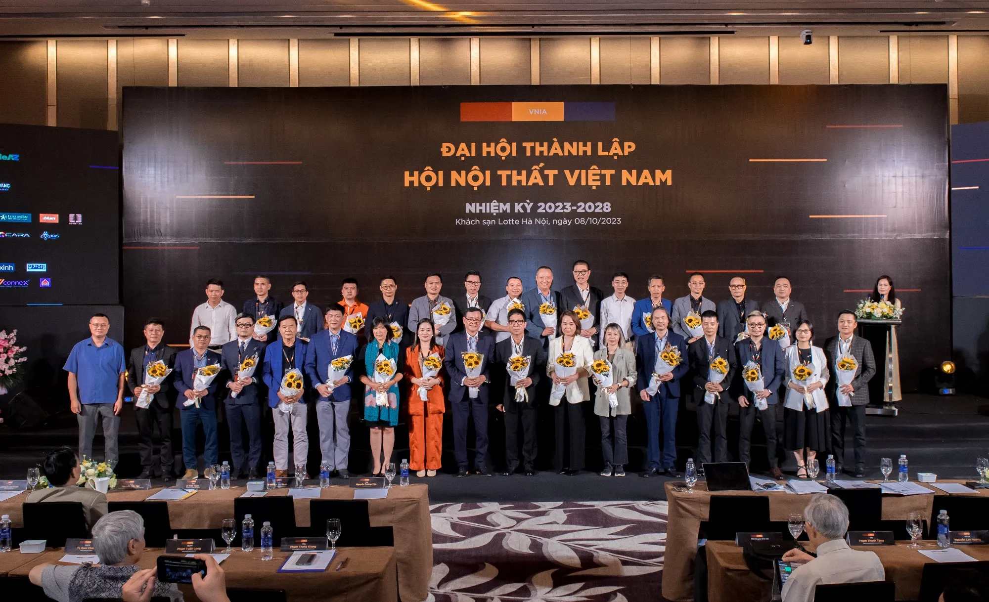 CÔNG TY CP KINH DOANH GẠCH ỐP LÁT VIGLACERA KÝ KẾT HỢP TÁC VÀ LÀ NHÀ TÀI TRỢ KIM CƯƠNG CHO HỘI NỘI THẤT VIỆT NAM