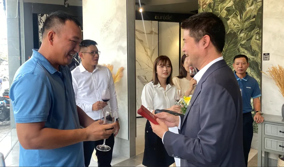 VIGLACERA TƯNG BỪNG KHAI XUÂN GIÁP THÌN VỚI CHỦ ĐỀ “VỮNG BƯỚC – VƯƠN XA”