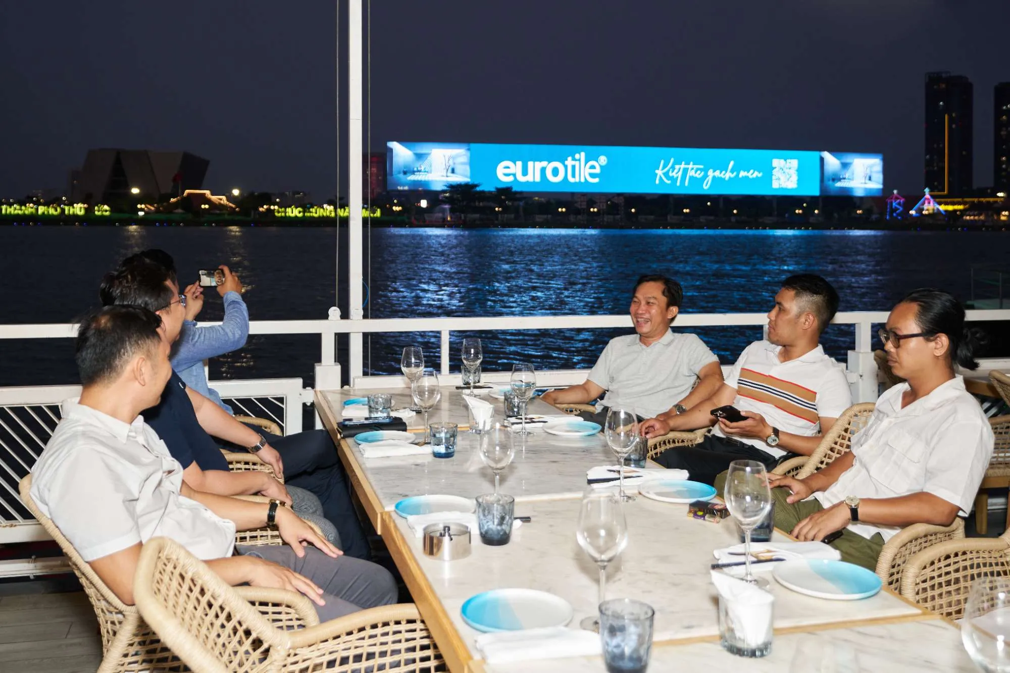 CÁC THƯƠNG HIỆU VIGLACERA - UNITED TILES - EUROTILE - VASTA STONE NỔI BẬT TẠI SKY LED THỦ THIÊM