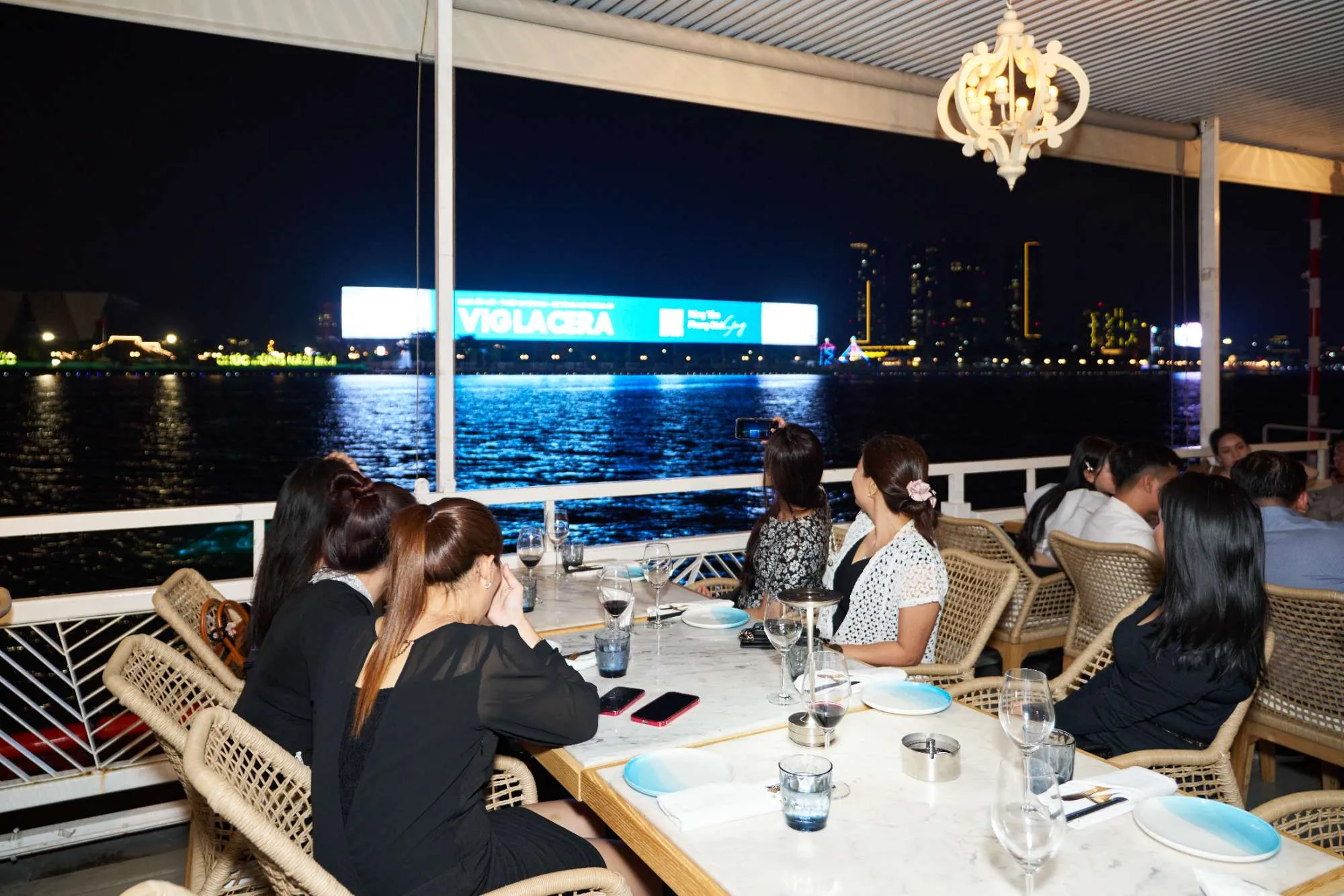 CÁC THƯƠNG HIỆU VIGLACERA - UNITED TILES - EUROTILE - VASTA STONE NỔI BẬT TẠI SKY LED THỦ THIÊM