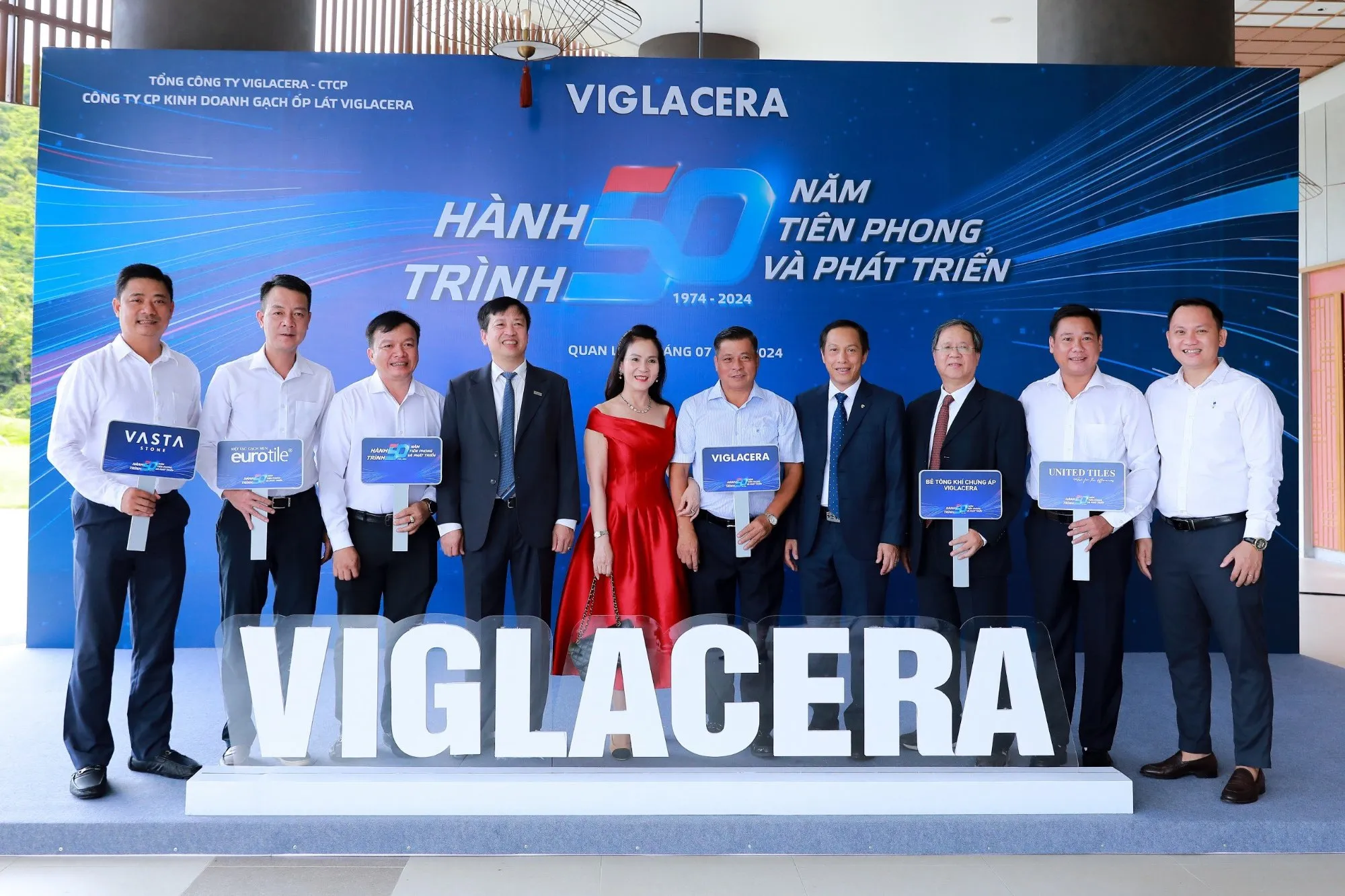 “VIGLACERA – HÀNH TRÌNH 50 NĂM TIÊN PHONG VÀ PHÁT TRIỂN” –  DẤU ẤN GẠCH ỐP LÁT VIGLACERA QUA CÁC THỜI KỲ