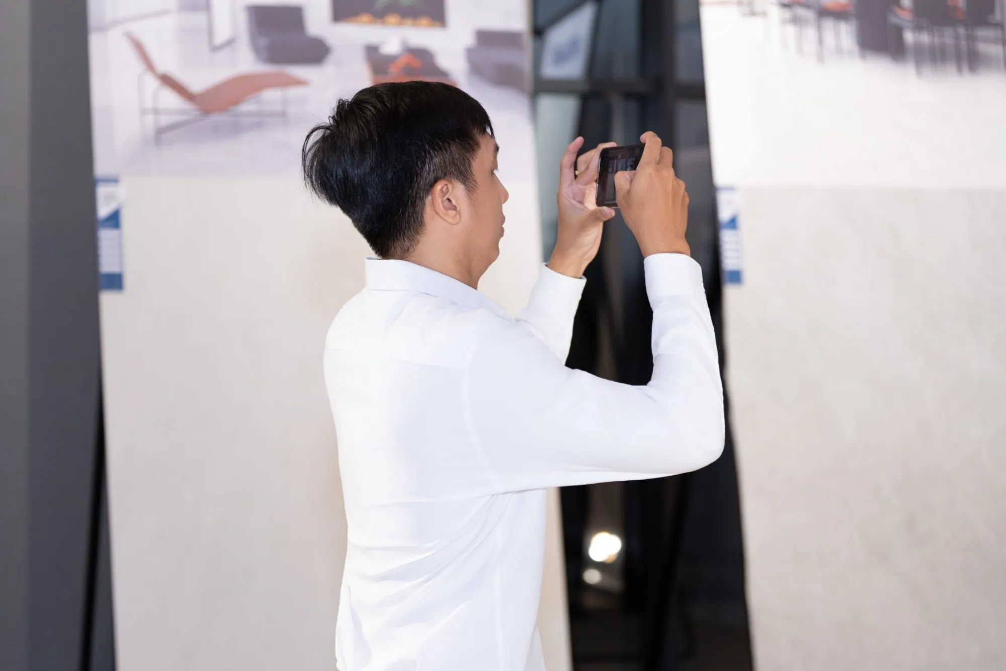 THE NEXT FLOW – VỮNG BƯỚC ĐỒNG HÀNH