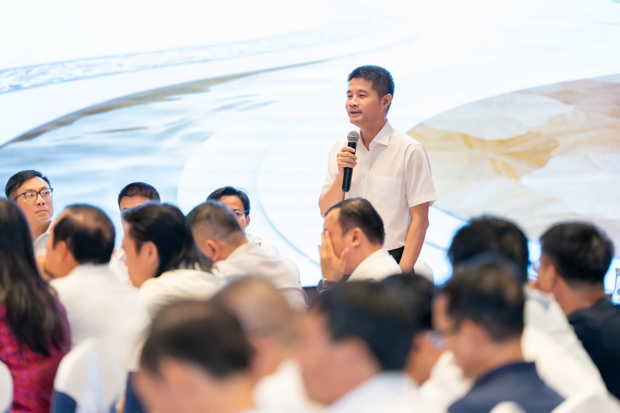 THE NEXT FLOW – VỮNG BƯỚC ĐỒNG HÀNH
