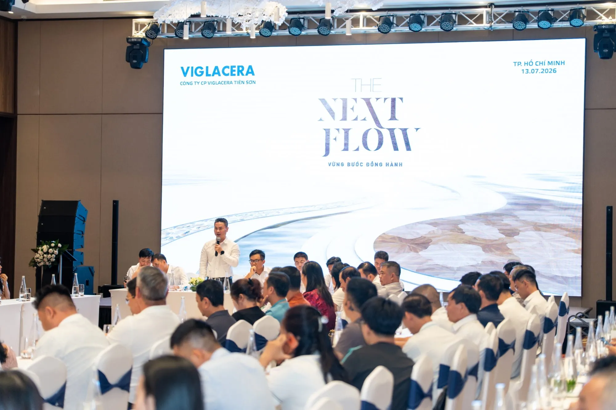 THE NEXT FLOW – VỮNG BƯỚC ĐỒNG HÀNH