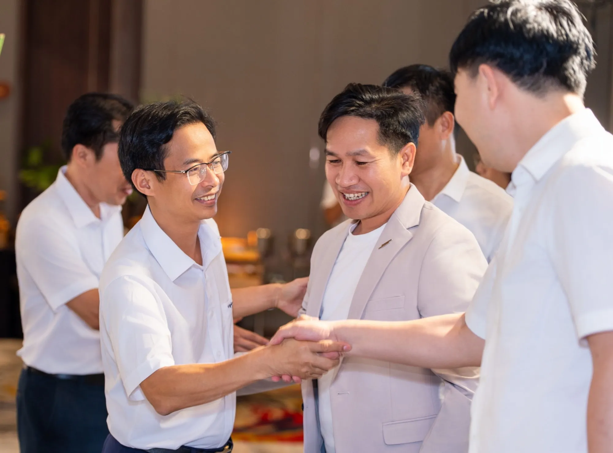 THE NEXT FLOW – VỮNG BƯỚC ĐỒNG HÀNH