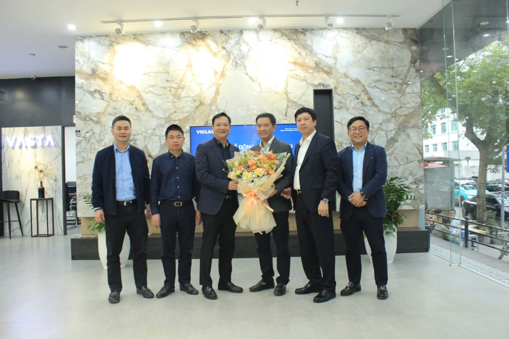 CÔNG TY CP KINH DOANH GẠCH ỐP LÁT VIGLACERA TỔ CHỨC ĐẠI HỘI CỔ ĐÔNG THƯỜNG NIÊN NĂM 2025