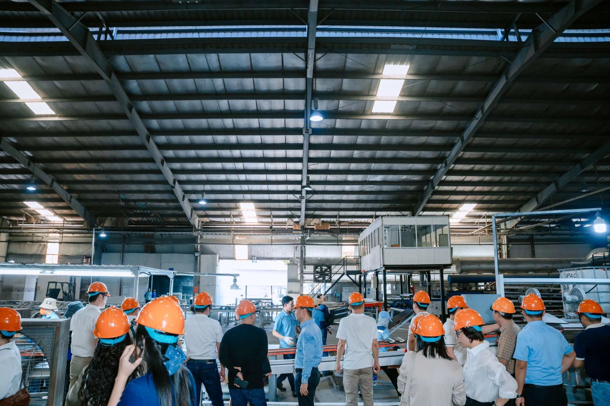VIGLACERA TIÊN SƠN RA MẮT DÒNG SẢN PHẨM NGÓI TRÁNG MEN CAO CẤP